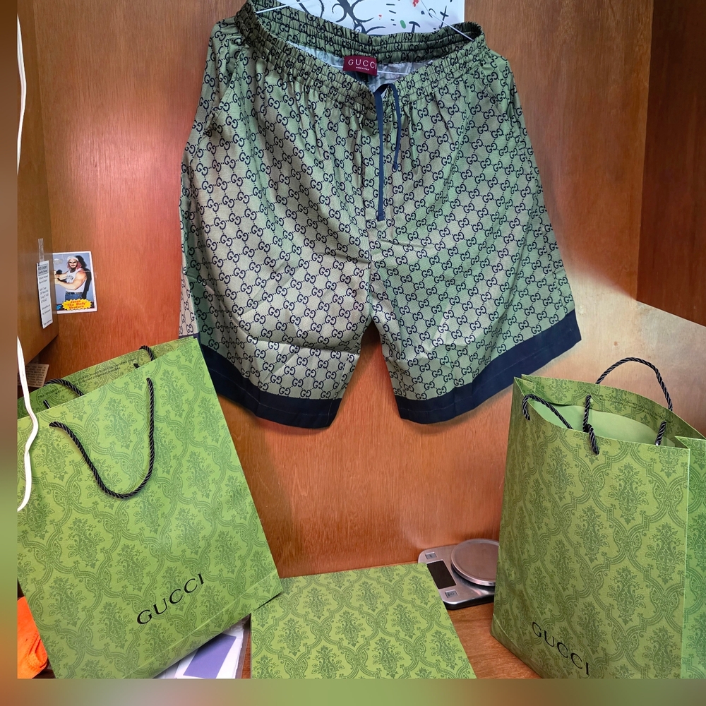 MADE IN ITALY GUCCI GG PRINTED 100% SILK TWILL SHORTS